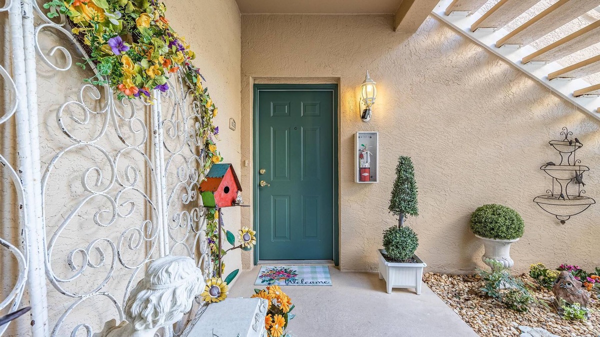 Cypress Lake Condo | Master Planned Gated Community, Sports Park, Pool, Fitness Center- Condo Daffodil- Roelens Vacations