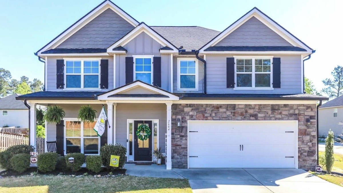 Evans House | Masters Rental 2025 - 4 bedroom, 3 bathroom - 7 miles to course