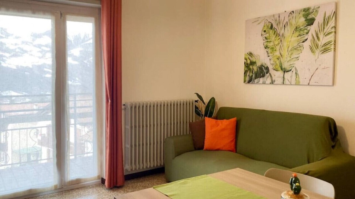 Cremeno Apartment | MAT Cremeno Rocco 3 · Large cosy mountain view apt for trekking lovers