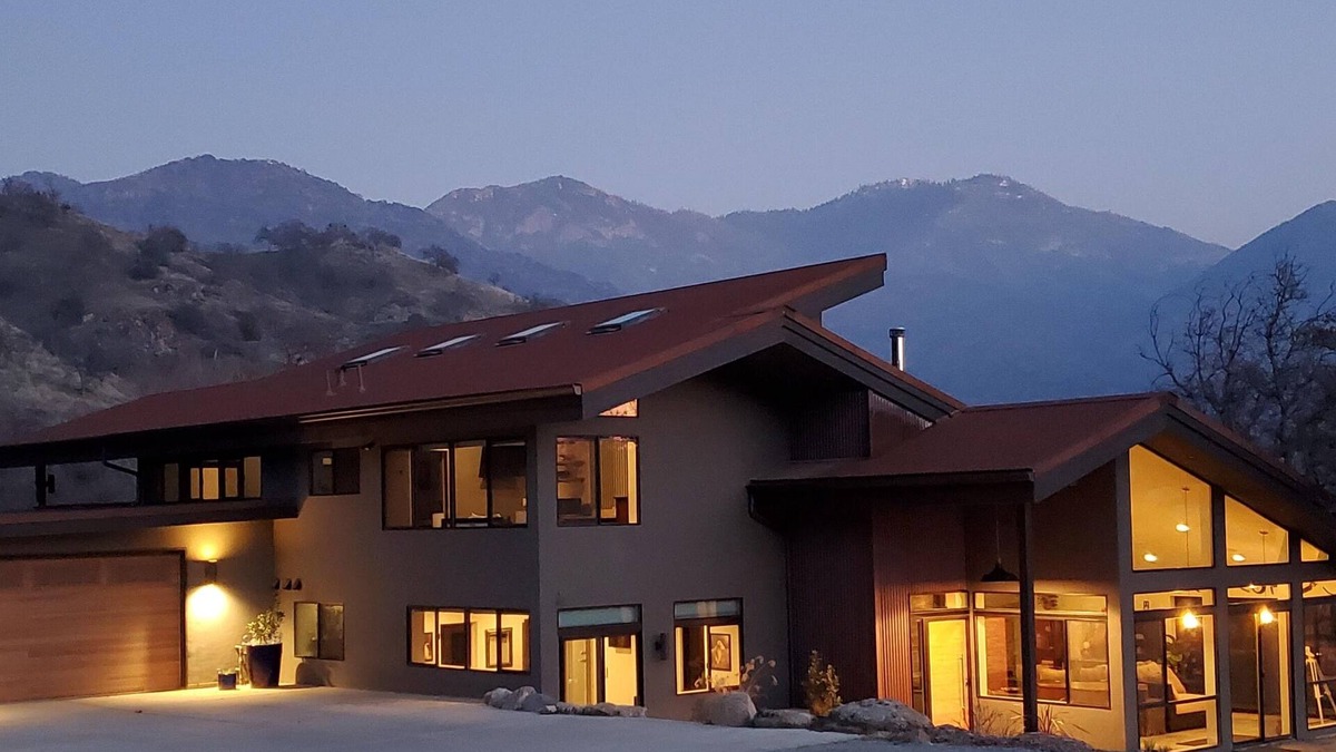 Kaweah House | Matanah Meadows Farm, House Great for 2 Families, Sequoia National Park and Farm
