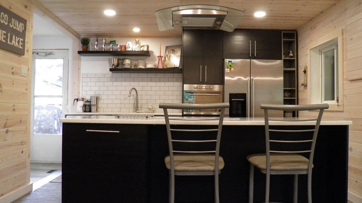 Dunnottar House | Matlock Beach Bungalow Ice Fishing Best Location!