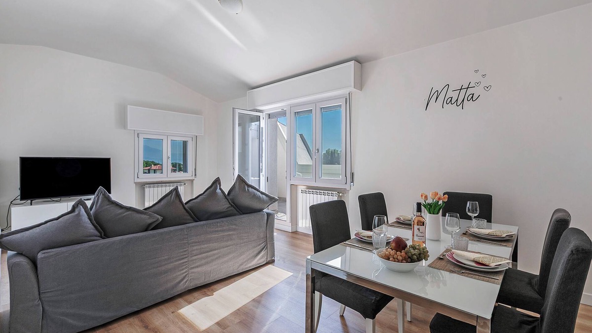 Sirmione Apartment | Matta Apartment 400m From The Lake, Sirmione, Italy