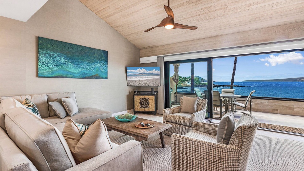 Wailea Condo | Maui Oceanfront Penthouse 3br/3b in Makena Surf with Spectacular Views