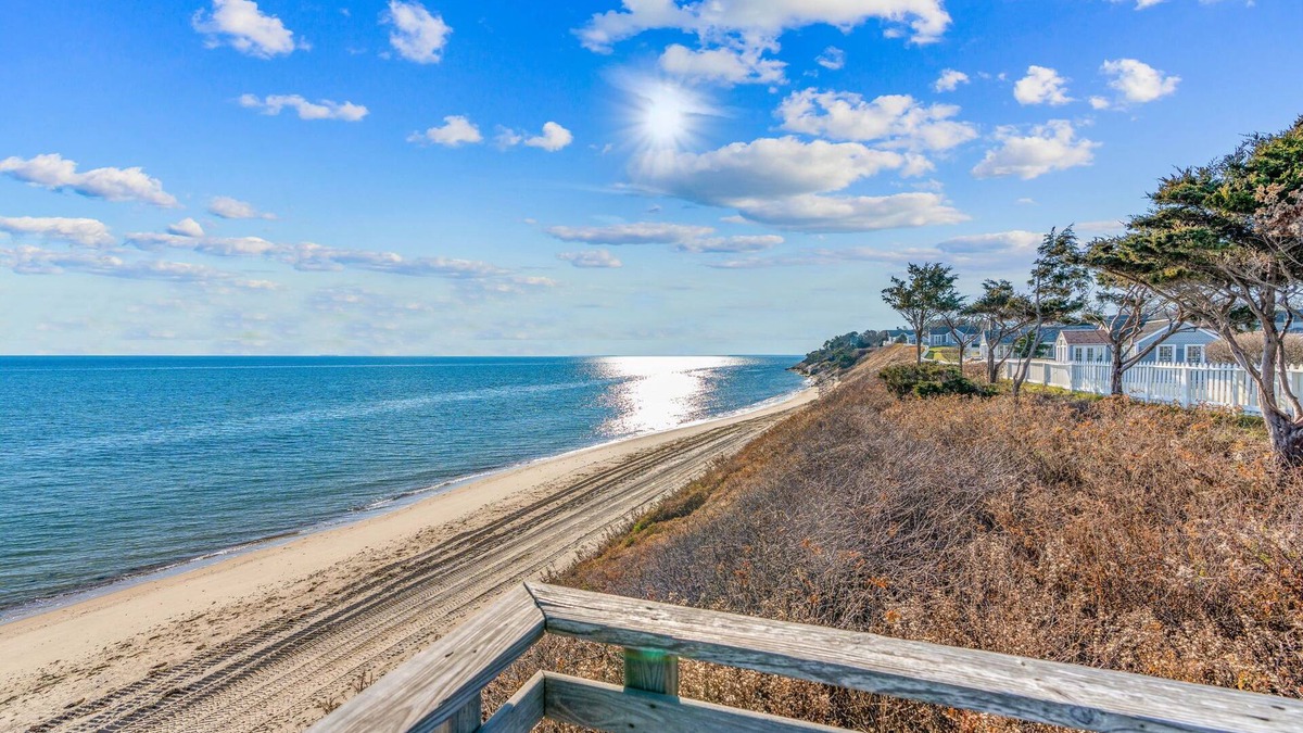 Mashpee Cottage | Maushop Village-Exceptional, 2 bedrooms, Sleeps 4, 1.5 baths, with great views.