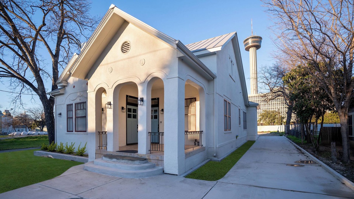 Downtown San Antonio House | MAVA Home- Lavaca District Gem!