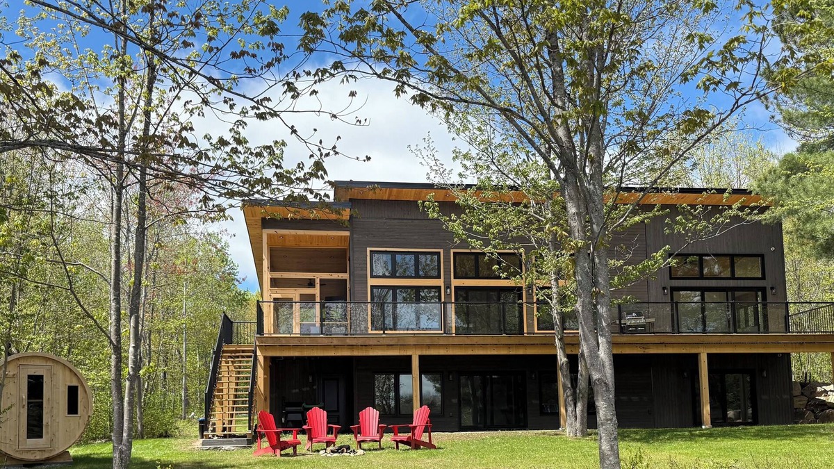 Madawaska Valley Cottage | Maverick Pines Lakehouse