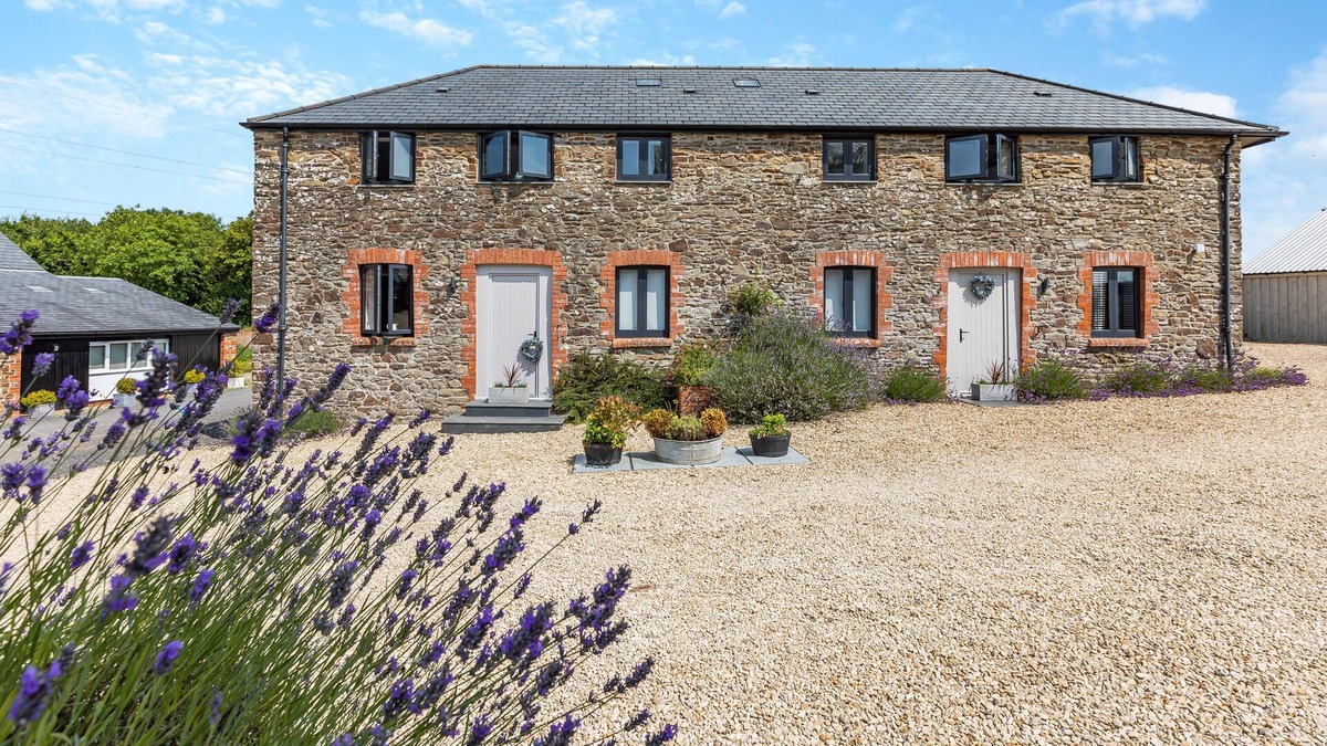 Barnstaple House | Mavis Cottage - Swanmoor Grange