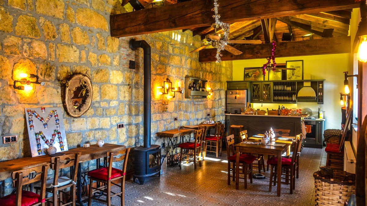 Adatepe Hotel | Mavras Tas Odalar