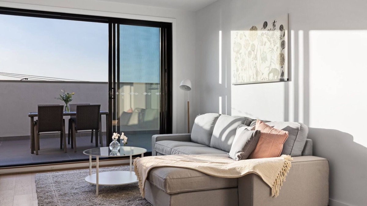 Moonee Ponds Apartment | Maximise Your Outdoor Living Experience in This Glorious 2 Bed 2 Bath Apartment