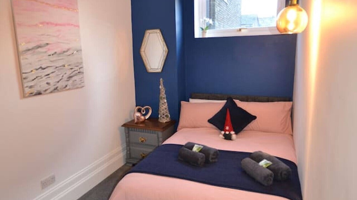 Salisbury Condo | Mayflower 2 bed Boutique Apartment – Stayseekers