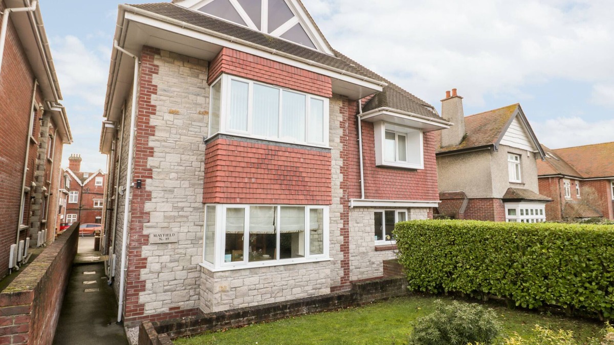 Swanage Cottage | MAYFLOWER, family friendly, character holiday cottage in Swanage