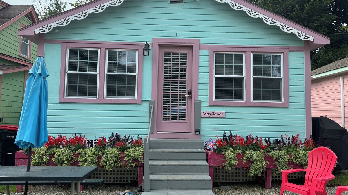 Plymouth House | Mayflower*sleeps 5*near beach*firepit*outdoor shwr*grill