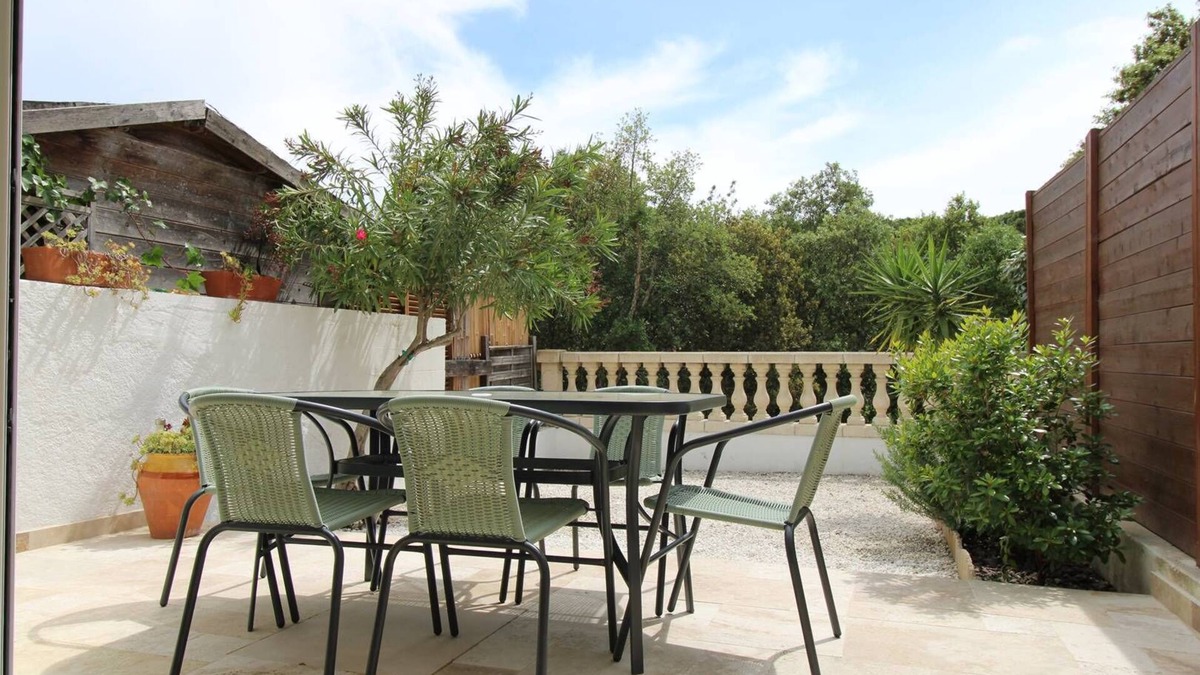 Gassin House | Mazet for 4 people in a domain with a pool and tennis court located in the Gulf of Saint-Tropez