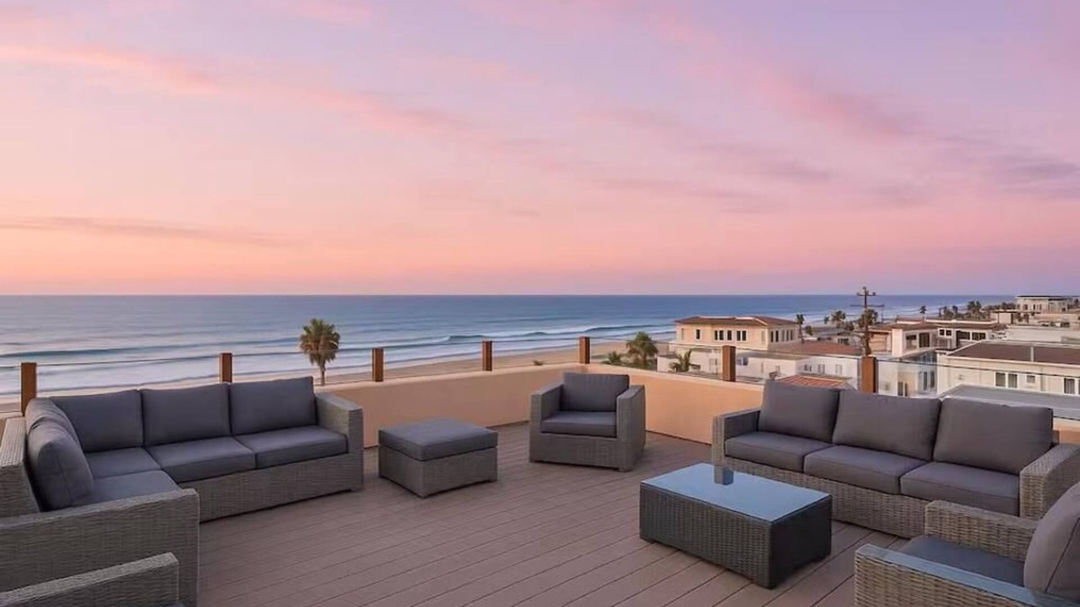 Central Mission Beach Apartment | MB 2 Condos 4BR/4BA+Loft+Huge Rooftop Deck by Sand