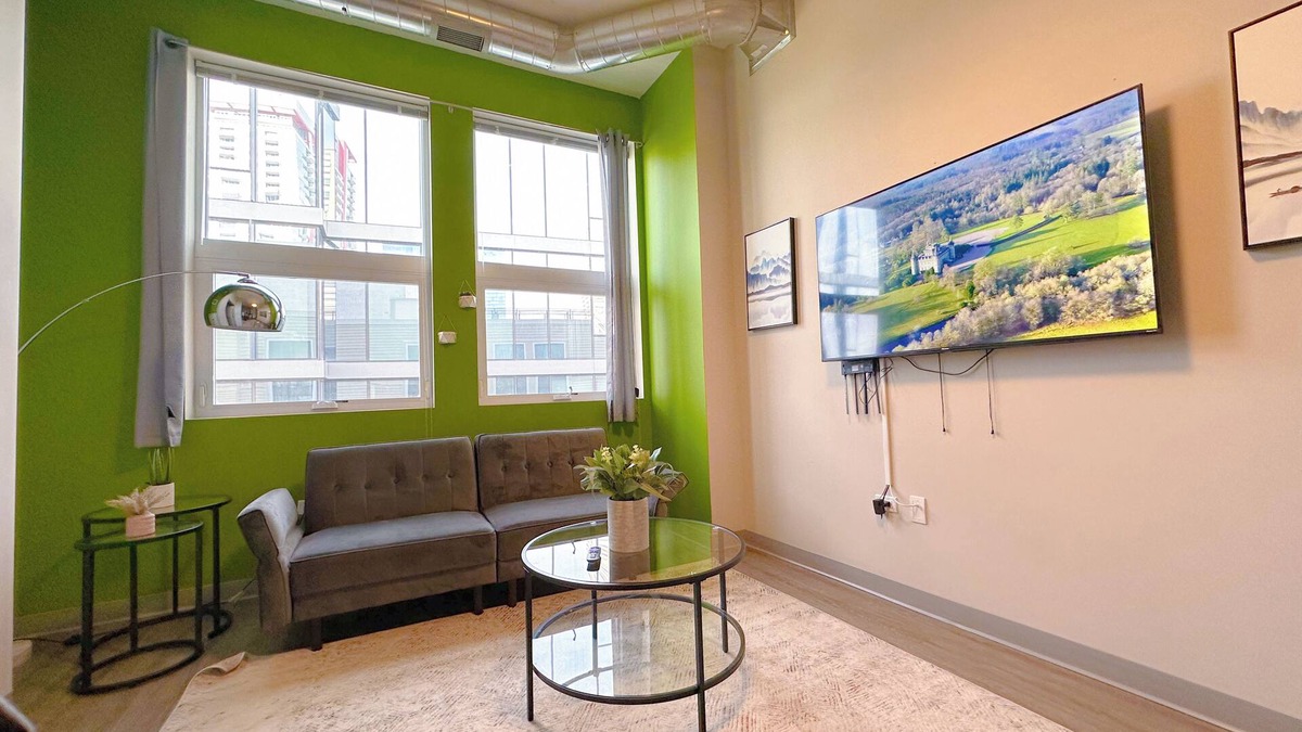 Near South Side Apartment | McCormick Place Oasis with Optional Parking/Patio/Gym/sleeps 6