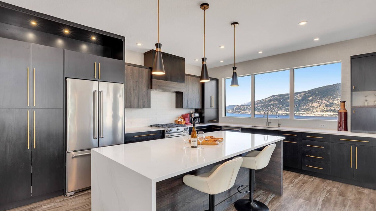 McKinley House | McKinley Beach Lakeview · McKinley Beach