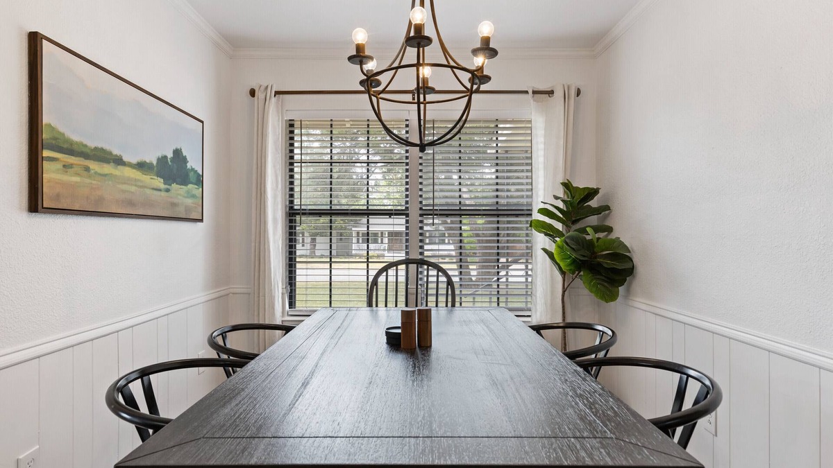 McKinney Cottage | | McKinney Manor | Cottage in Historic Downtown McKinney