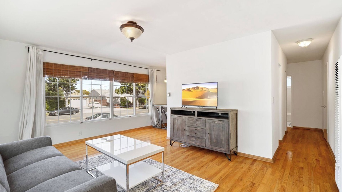 Mar Vista Apartment | MCL1 -Charming 1-bedroom apartment in welcoming Los Angeles with WiFi