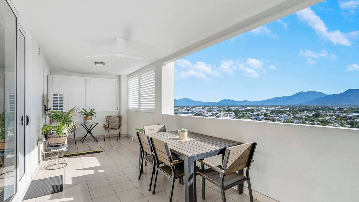 Cairns Central Business District Apartment | McLeod Corner Resort style Adjacent Apartments