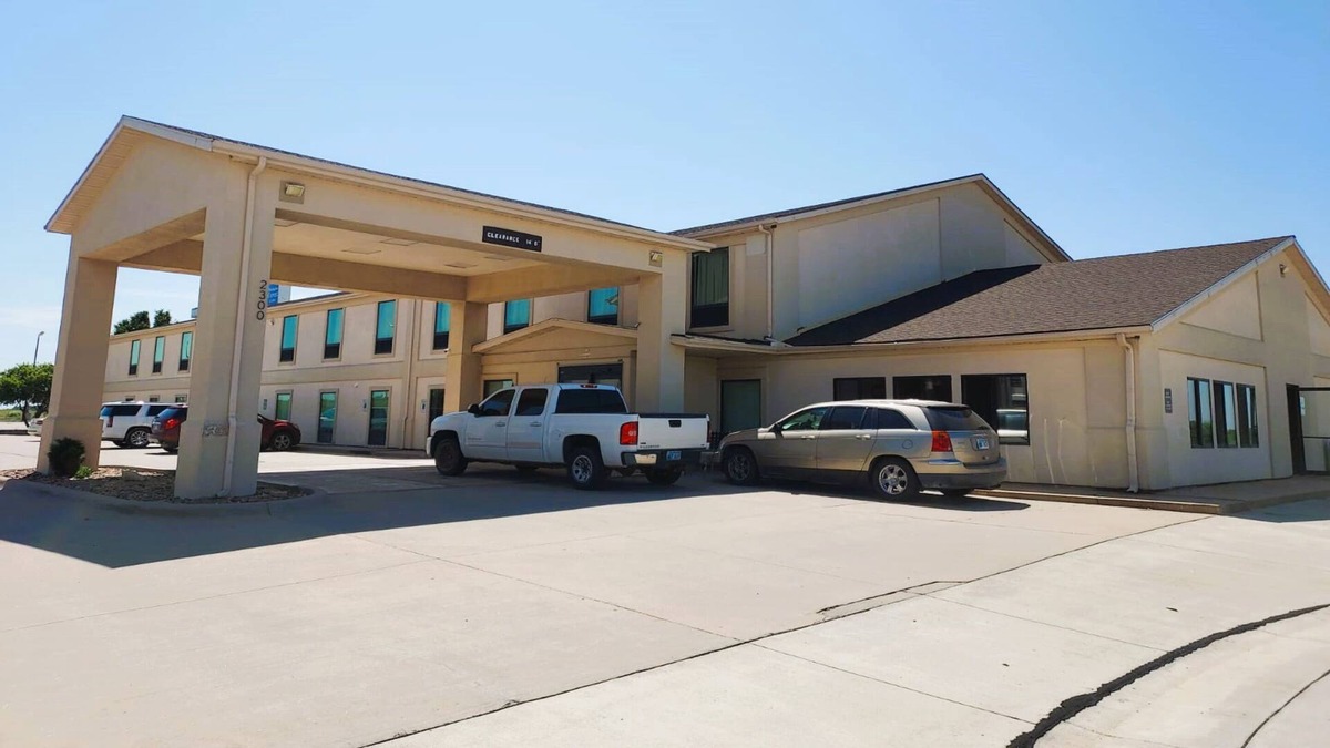 McPherson Hotel | McPherson Inn By OYO, I-135