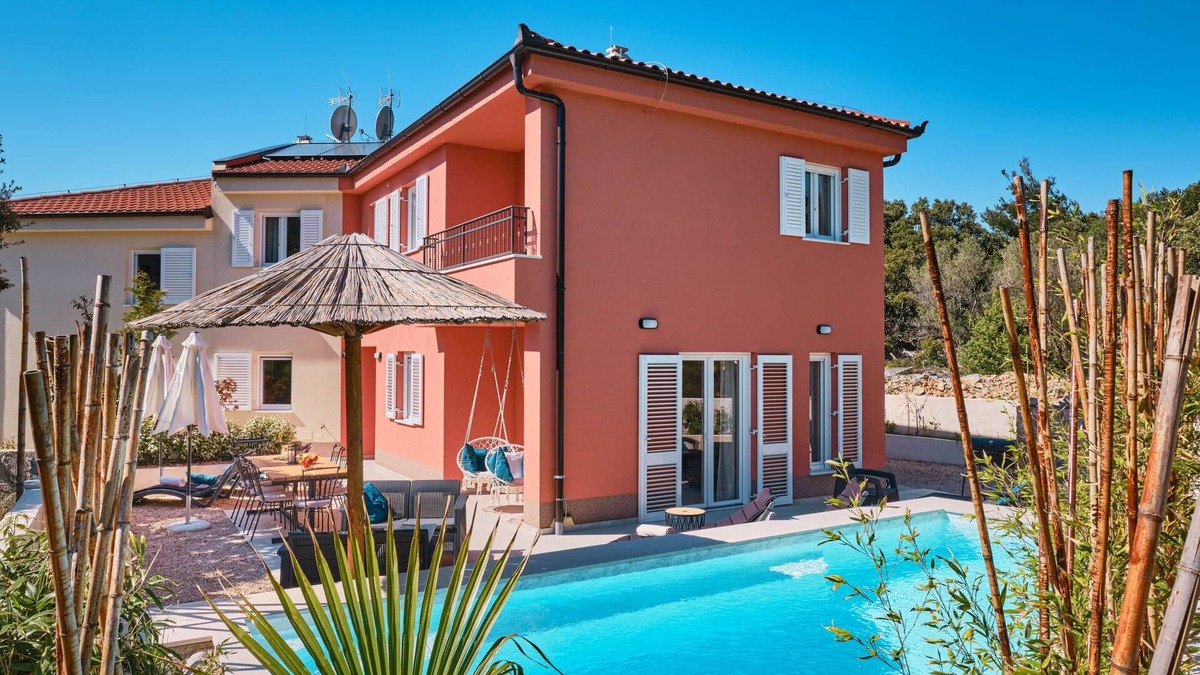 Miholascica Villa | MEACres Sun - secluded pool villa