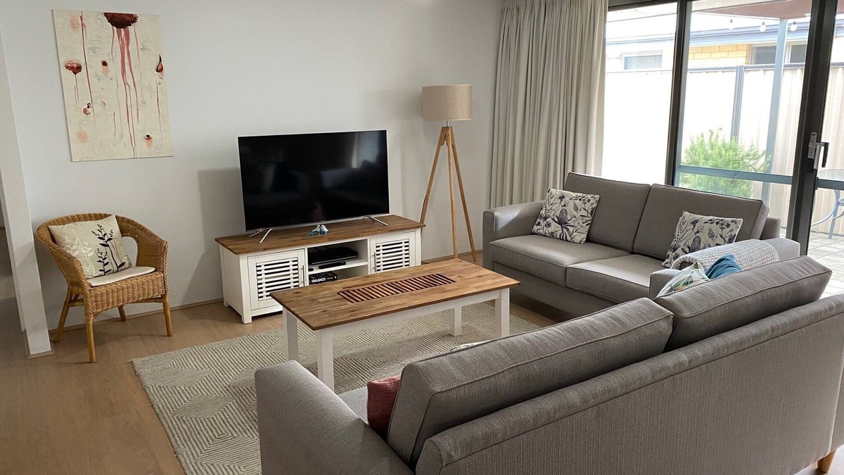 Meadow Springs House | Meadow Springs - Modern & Stylish in Mandurah