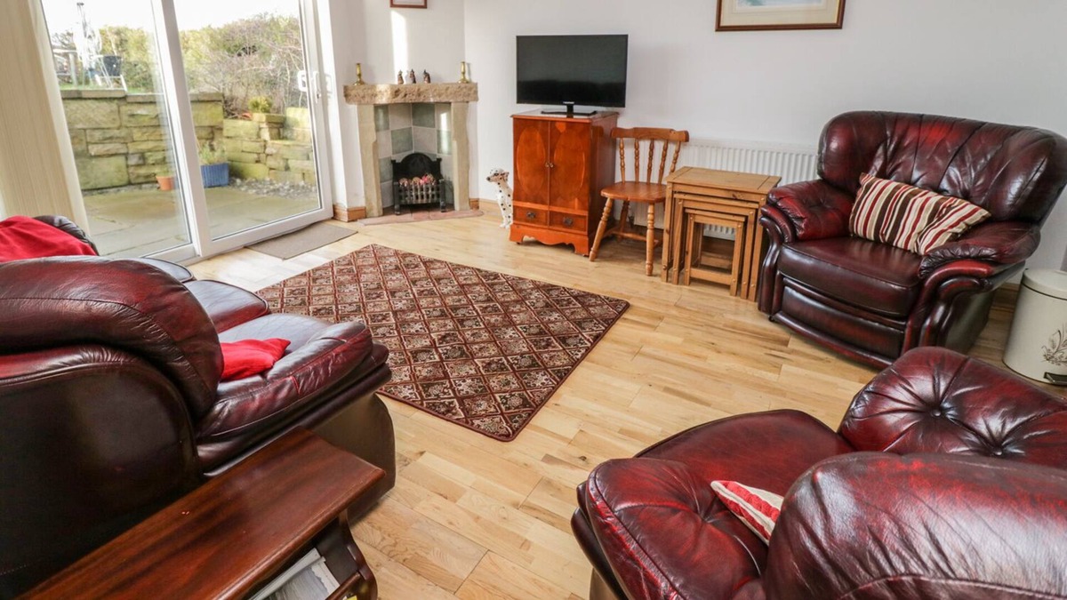 Fence Cottage | MEADOWBANK, with a garden in Downham