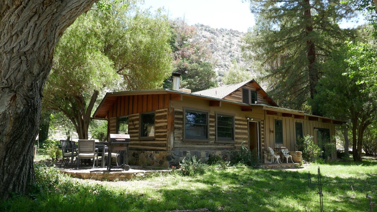Kernville House | Meadowlands Cottage, Horse Ranch with Wood Burning Stove and a River, Hot Tub