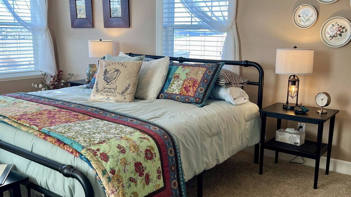 Moscow Other | Meadowlark Heritage Farm-cation Close to Town, but country and mountain views!
