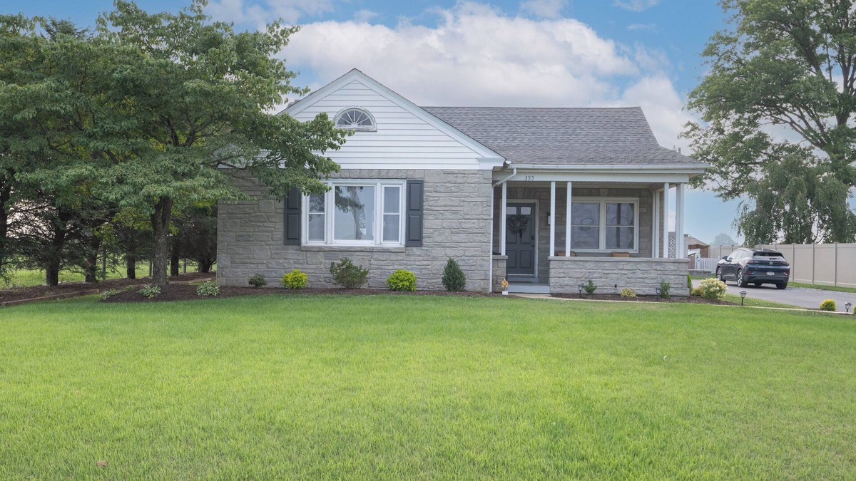 Bird In Hand House | Meadowview Cottage with Pool