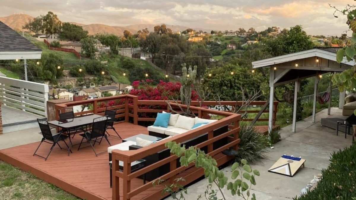 Encanto House | "Medallion" Modern City Estate 7bed/5bath AC + VIEW