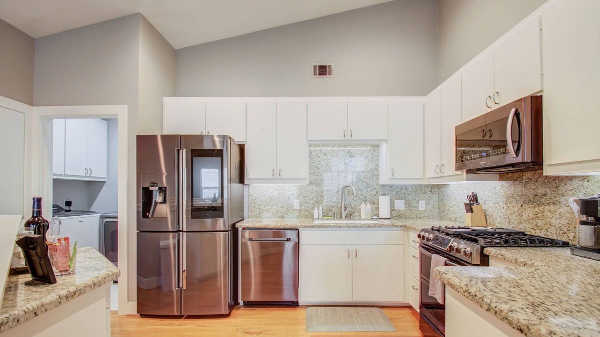Willow Meadows/Willowbend Area House | Medical Center NRG Fall Special No Cleaning Fee
