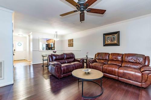 Southeast Raleigh House | Medical worker special - wakemed 5min drive unit