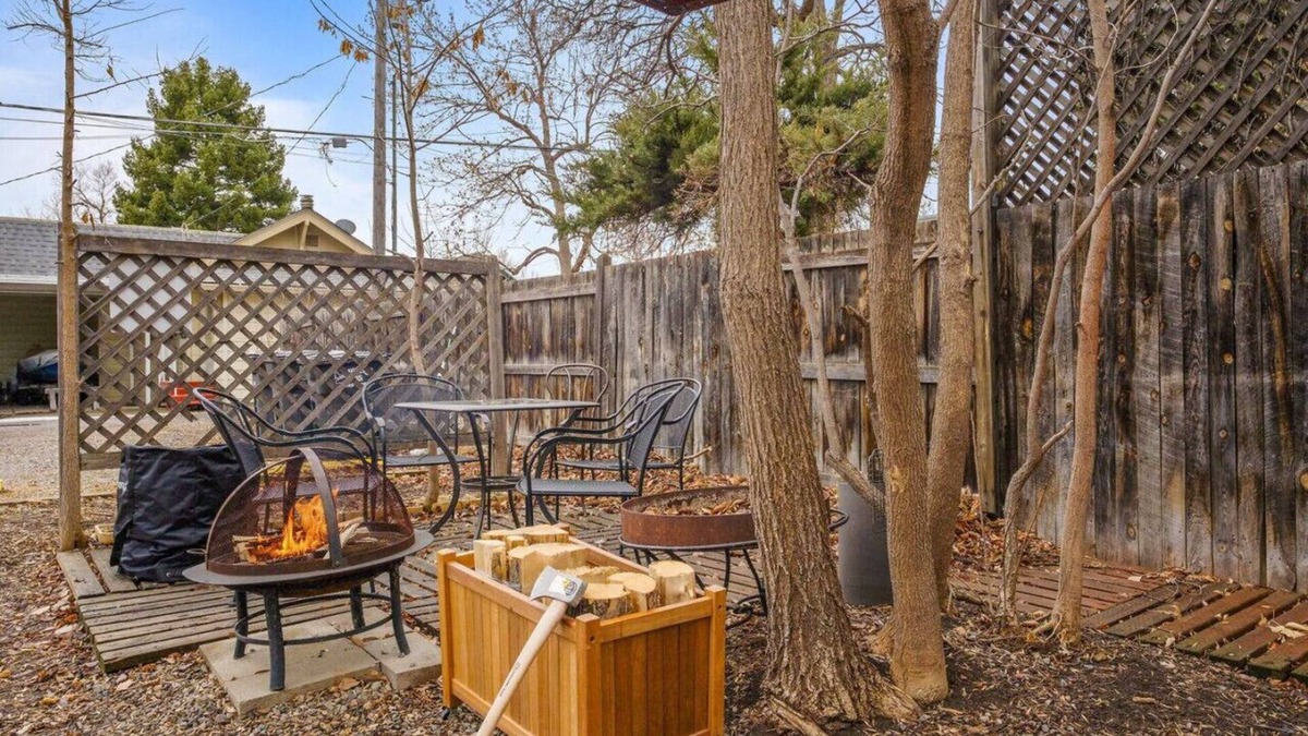 Billings Apartment | Meditate by the fire-Simplicity