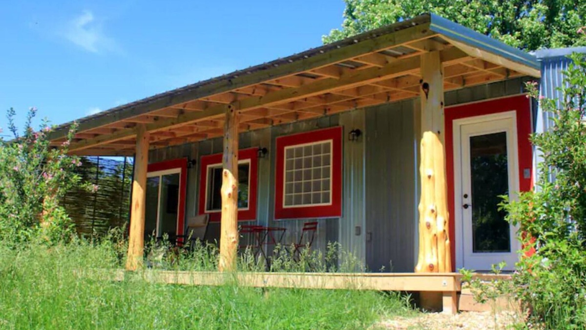 Eureka Springs House | Meditation Sanctuary, vegan community, 22 acres, nature, walking trail, hot tub