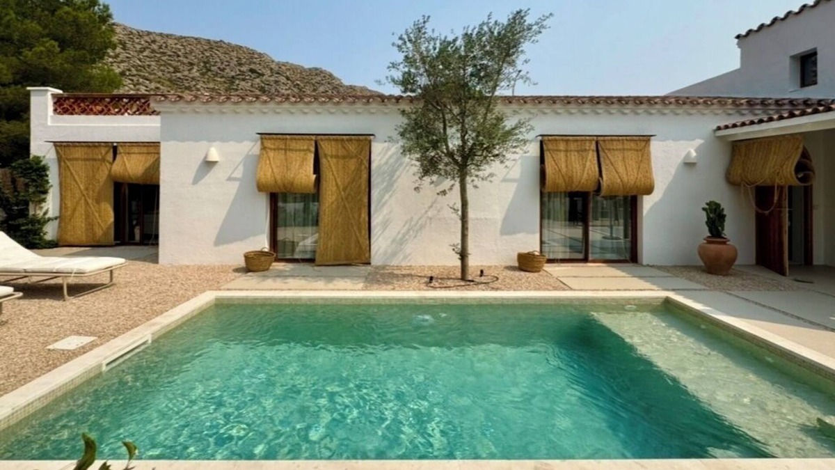 Pollensa Villa | Mediterranean Villa in Puerto de Pollensa. Walking distance pinewalk Heated Pool
