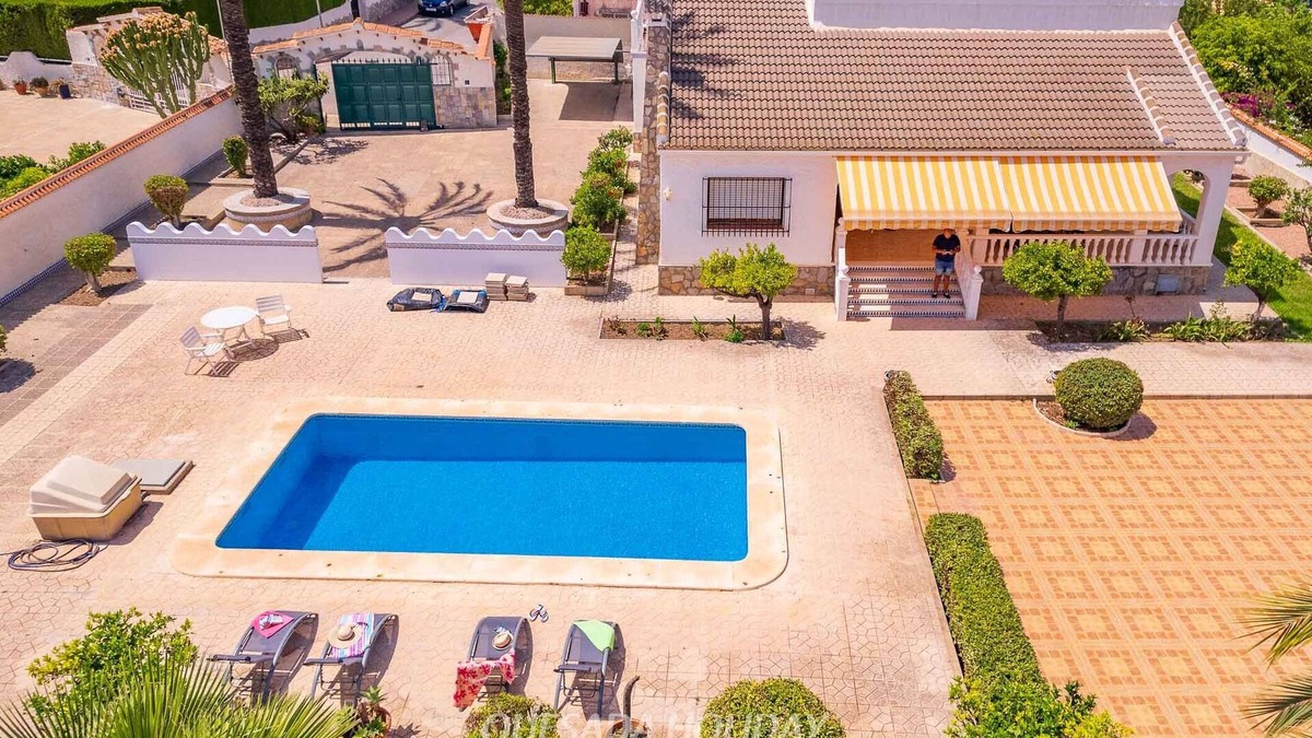 Quesada Villa | Mediterranean Style Villa in Quesada Centre private pool walking distance to all