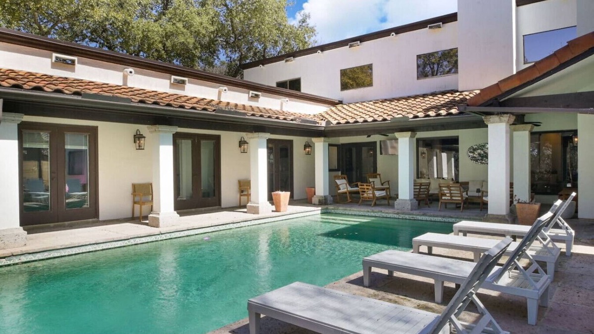 Wetmore House | Mediterranean Style with 3BR/3BA with Private Pool