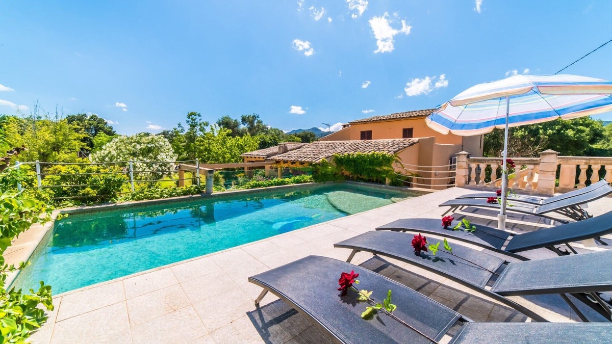 Alcudia House | Mediterranean Villa with Pool