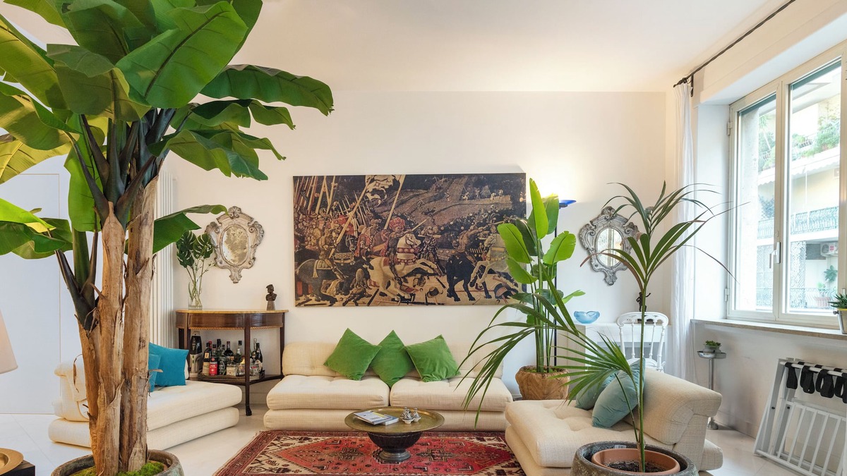 Chiaia Apartment | Mediterraneo Loft Chiaia, a Music Journey 10 minutes from Napoli Seafront.