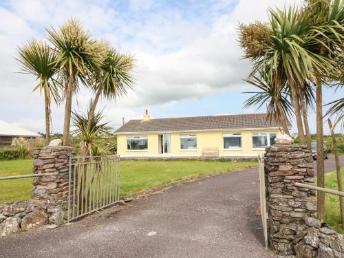 Ballinskelligs House | Meeligolleen