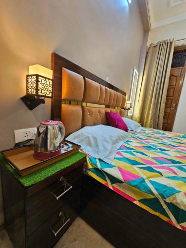 Mahmoorganj Apartment | Meena's Homestay