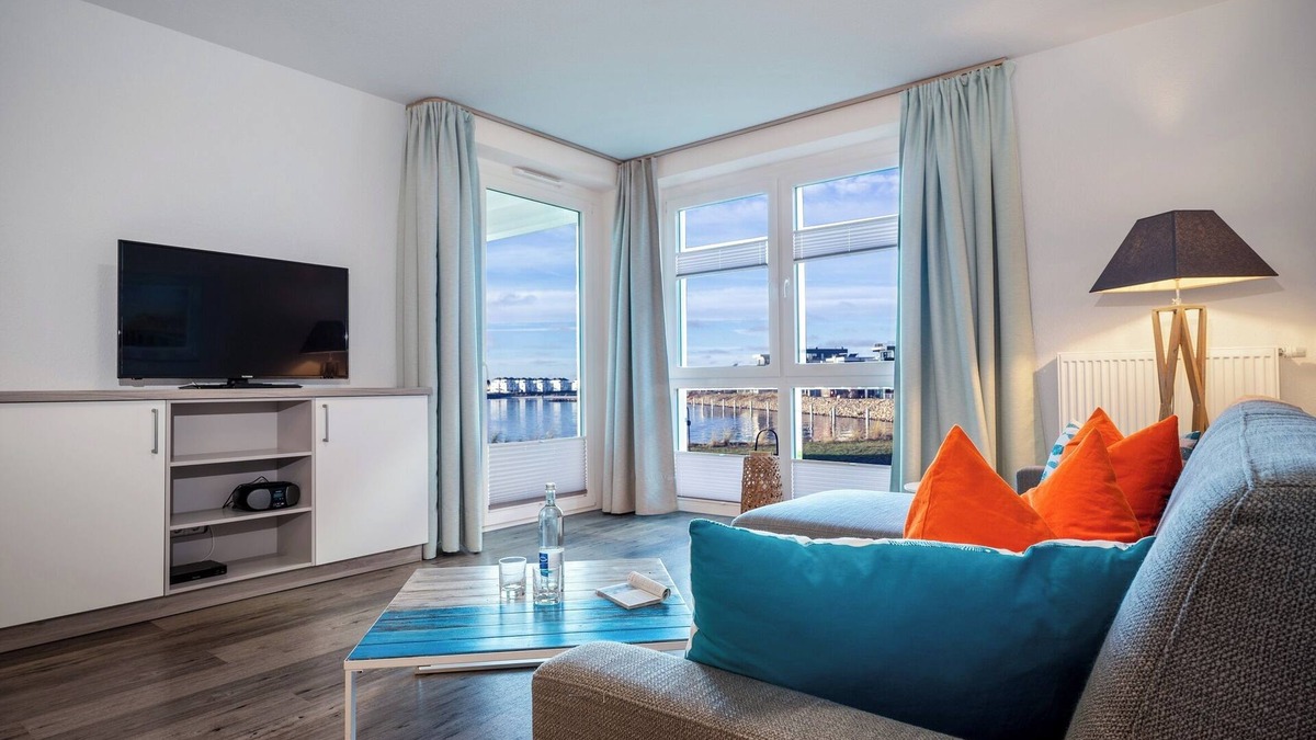 Kappeln Apartment | Meereskieker - 1st row on the water, terrace, indoor swimming pool, parking space