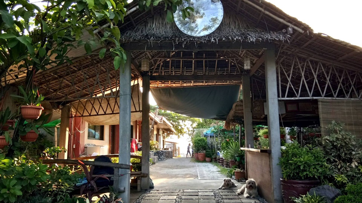 Pundaquit Hotel | Megan's Paradisio Beachfront Villa