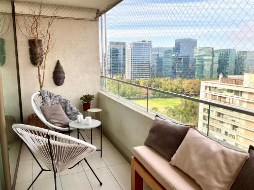 Apoquindo Apartment | Mejor ubicación! Cerca a Mall parque Arauco, wifi, balcón