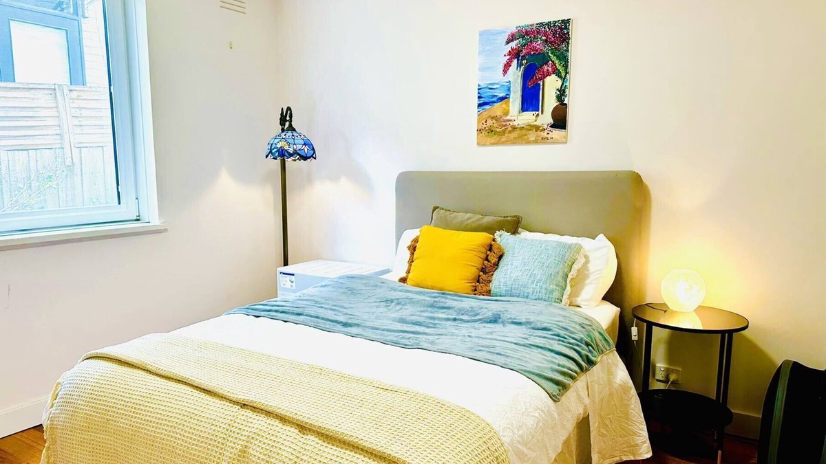 Hawthorn House | Melbourne: Air-conditioned, balcony, garden. Close to Rod Laver Arena and MCG.