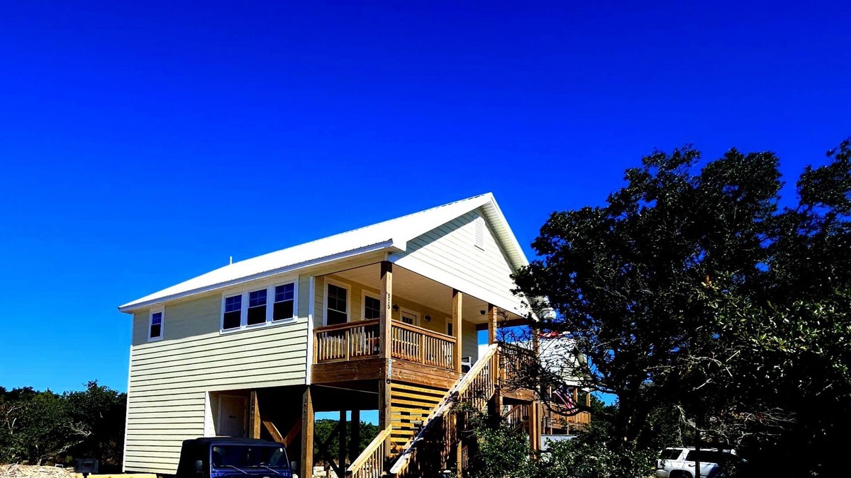 Corolla Cottage | Mellow For Shore-Built in 2023-3.5 Miles off pavementn4WD required-AIR DOWN!