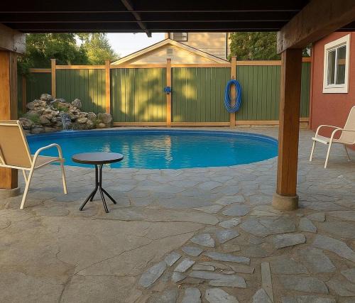 Saanich East Bed & Breakfast | Melrose Place Poolside Hideaway Basement Suite Sleeps 6 plus