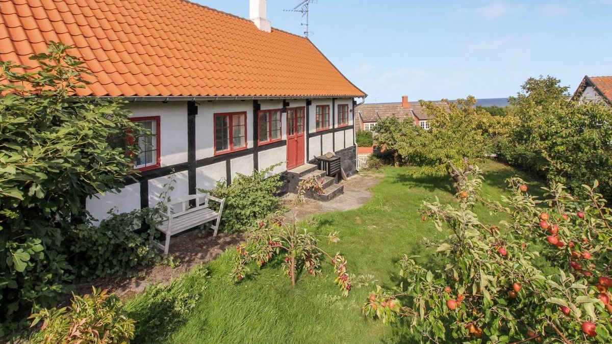 Listed House | "Melusine" - 200m from the sea by Interhome