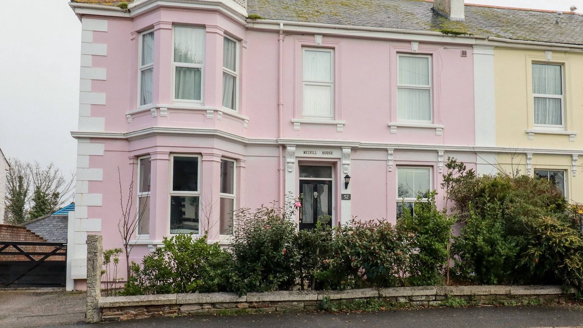 Maenporth House | MELVILL HOUSE, pet friendly, character holiday cottage in Falmouth